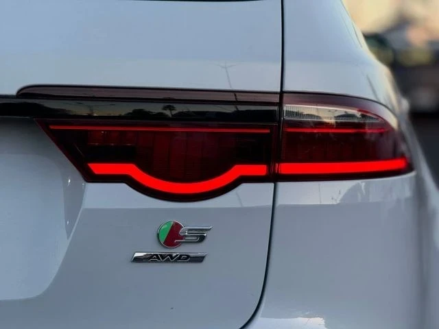 2018 Jaguar X260 XF - Image 9 of 21