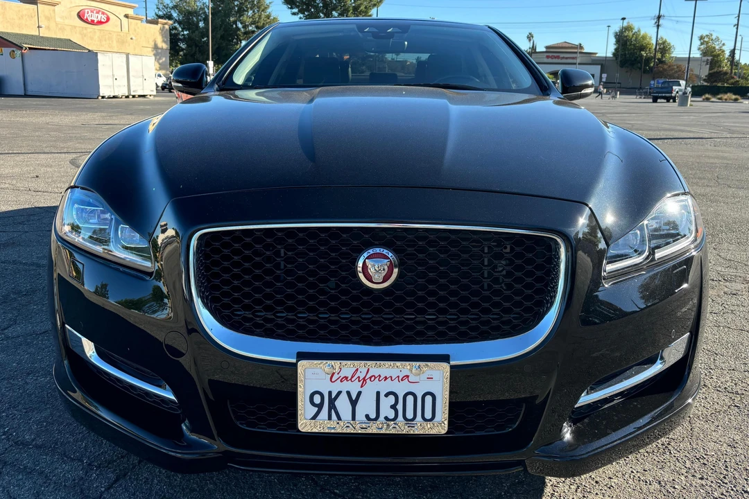 2018 Jaguar X351 XJ - Image 2 of 31