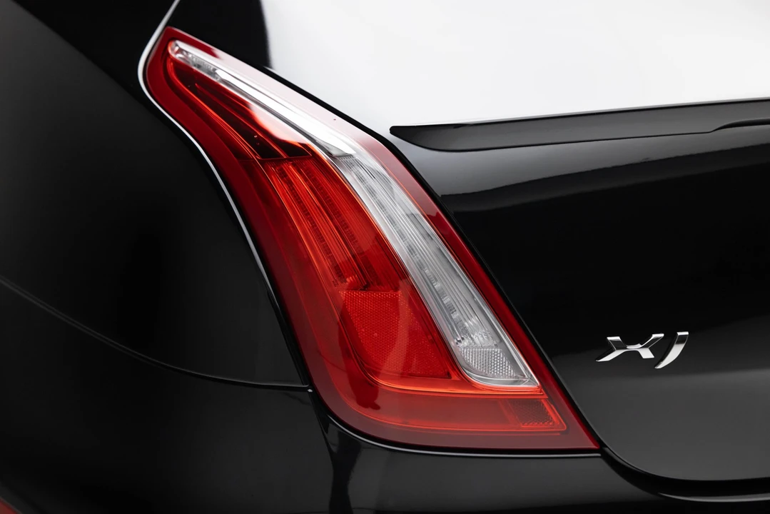 2018 Jaguar X351 XJ - Image 18 of 31