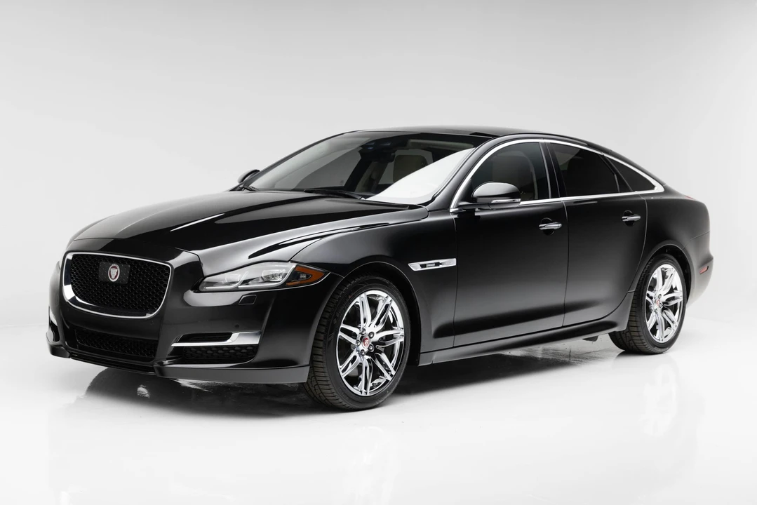 2018 Jaguar X351 XJ - Image 2 of 31