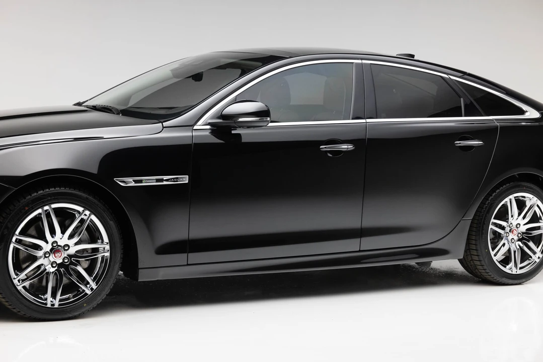 2018 Jaguar X351 XJ - Image 25 of 31