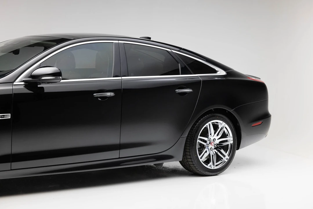 2018 Jaguar X351 XJ - Image 26 of 31