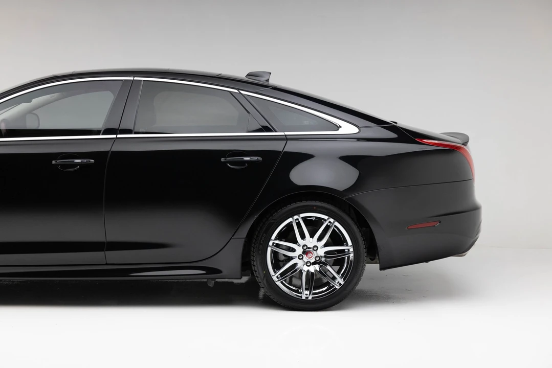 2018 Jaguar X351 XJ - Image 28 of 31