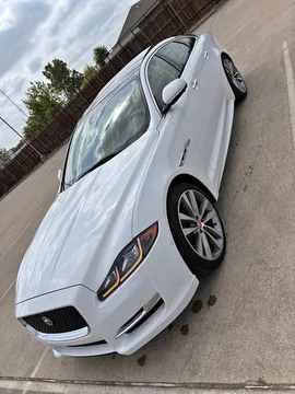 2018 Jaguar XJ R-Sport Sedan