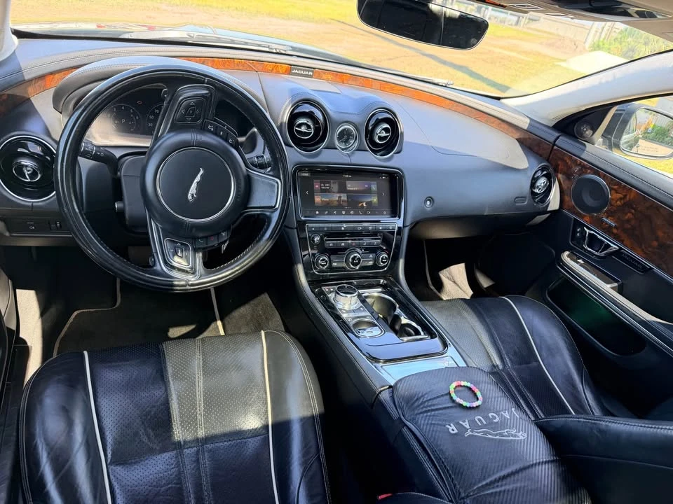 2018 Jaguar X351 XJ - Image 9 of 10