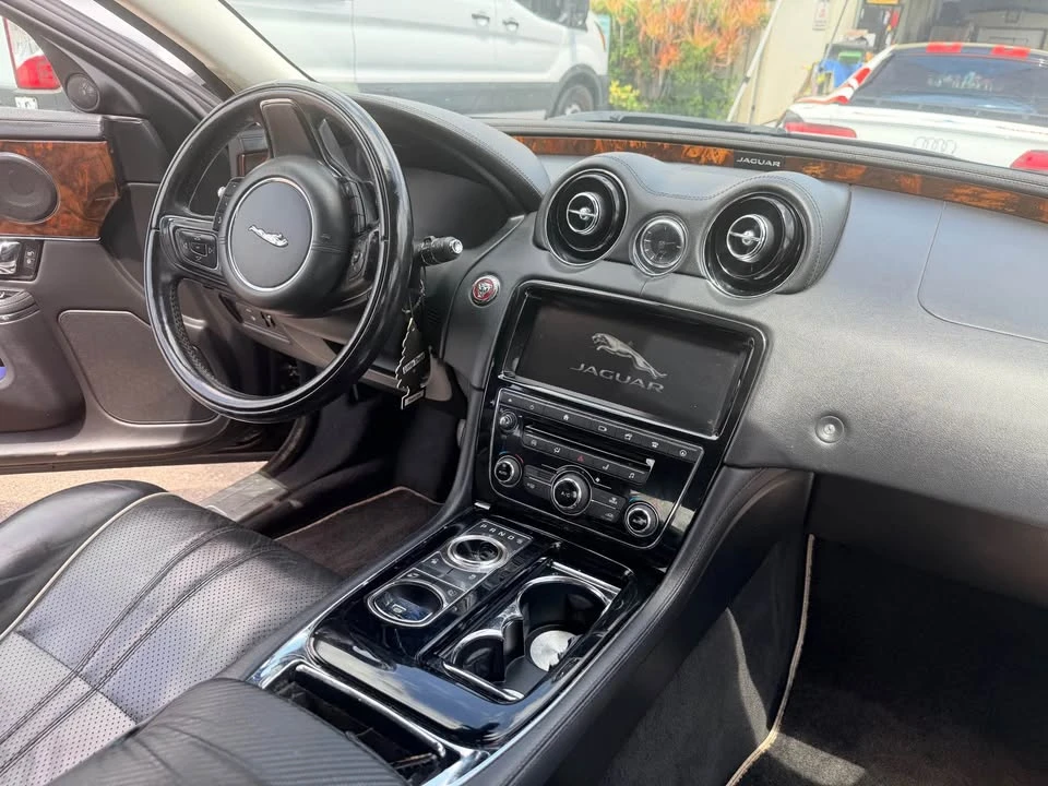 2018 Jaguar X351 XJ - Image 4 of 12