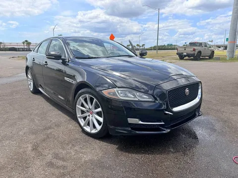 2018 Jaguar XJ R-Sport Sedan