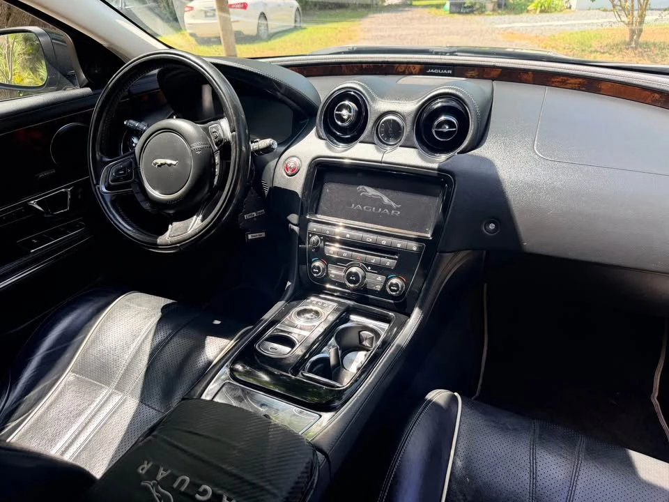 2018 Jaguar X351 XJ - Image 8 of 14
