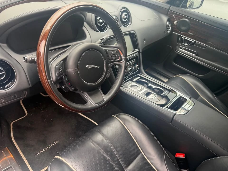 2018 Jaguar X351 XJ - Image 6 of 15