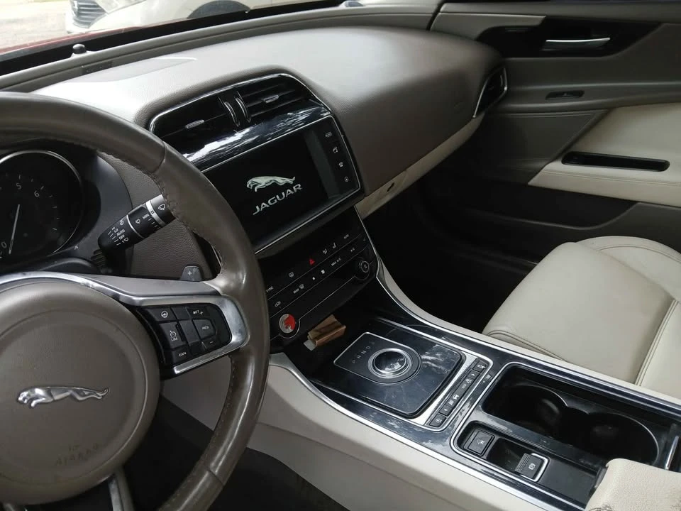 2018 Jaguar X351 XJ - Image 5 of 15