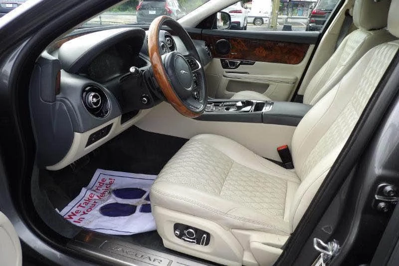 2018 Jaguar X351 XJ - Image 10 of 14