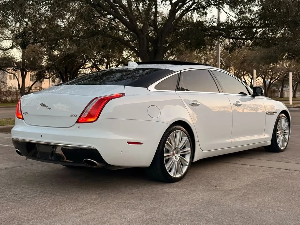 2018 Jaguar X351 XJ - Image 9 of 20