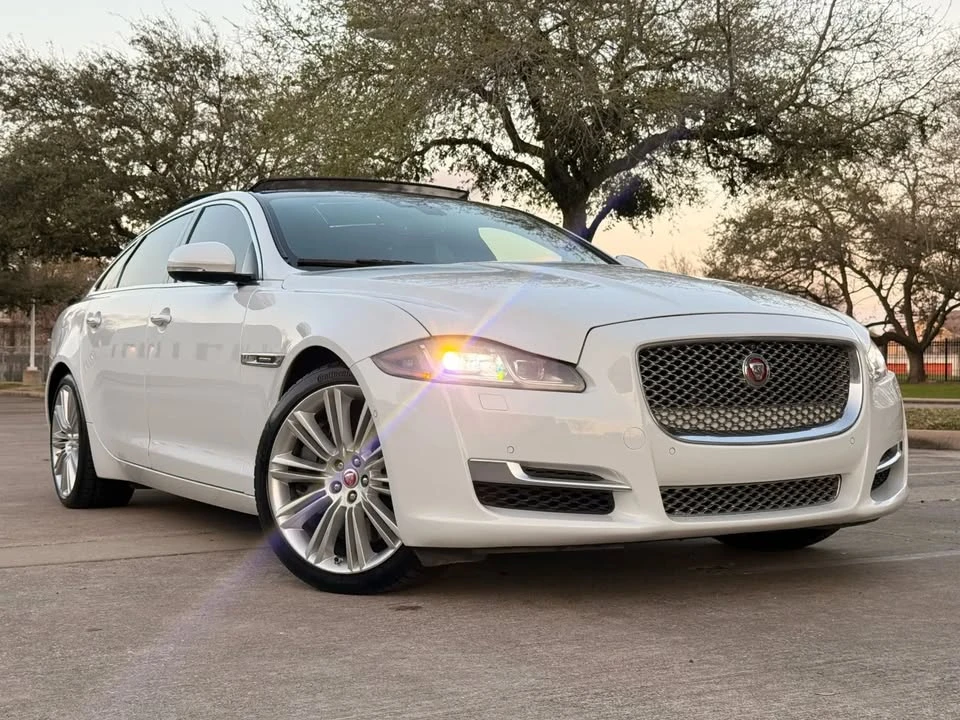 2018 Jaguar X351 XJ - Image 9 of 20