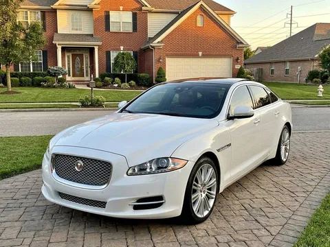 2018 Jaguar XJ Luxury