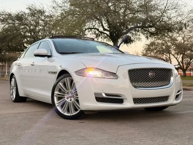 2018 Jaguar X351 XJ - Image 6 of 10