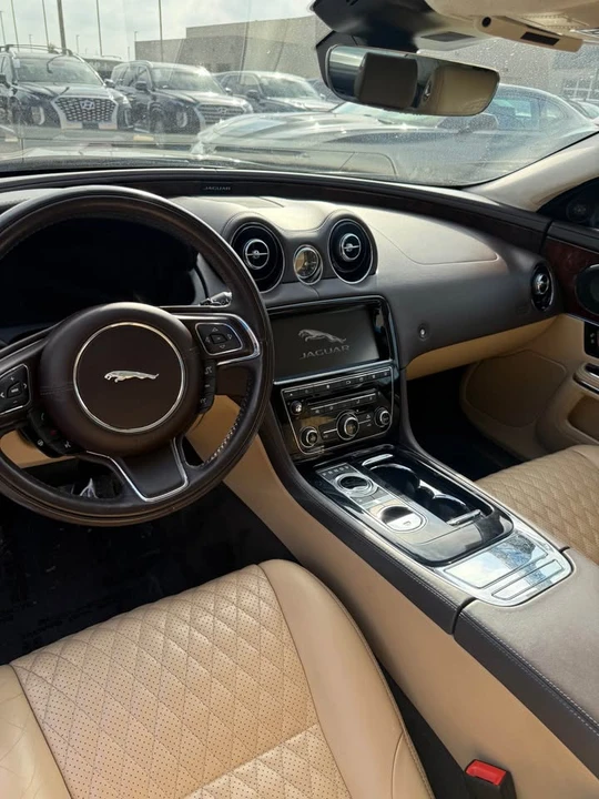 2018 Jaguar X351 XJ - Image 4 of 4