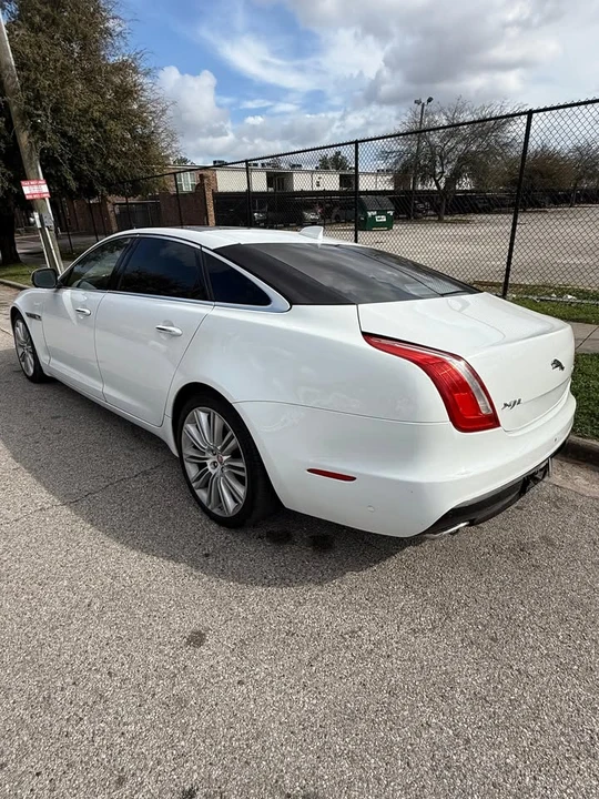 2018 Jaguar X351 XJ - Image 2 of 6