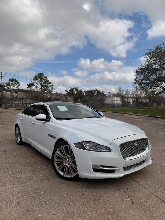 2018 Jaguar X351 XJ - Image 3 of 6