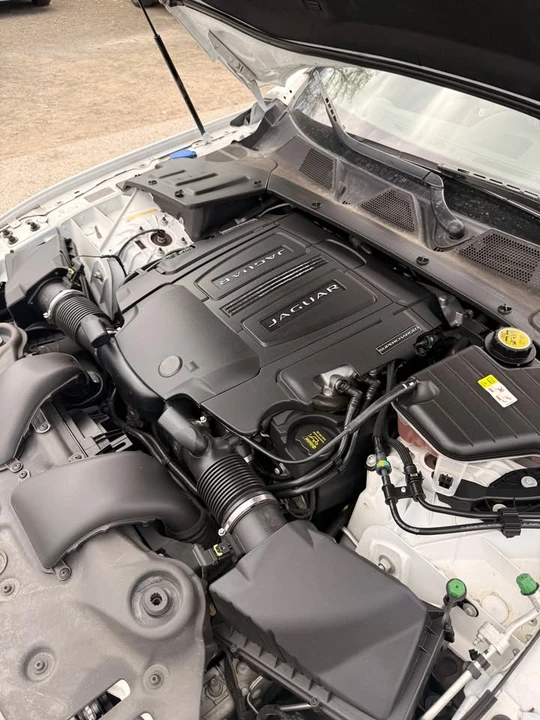 2018 Jaguar X351 XJ - Image 5 of 6