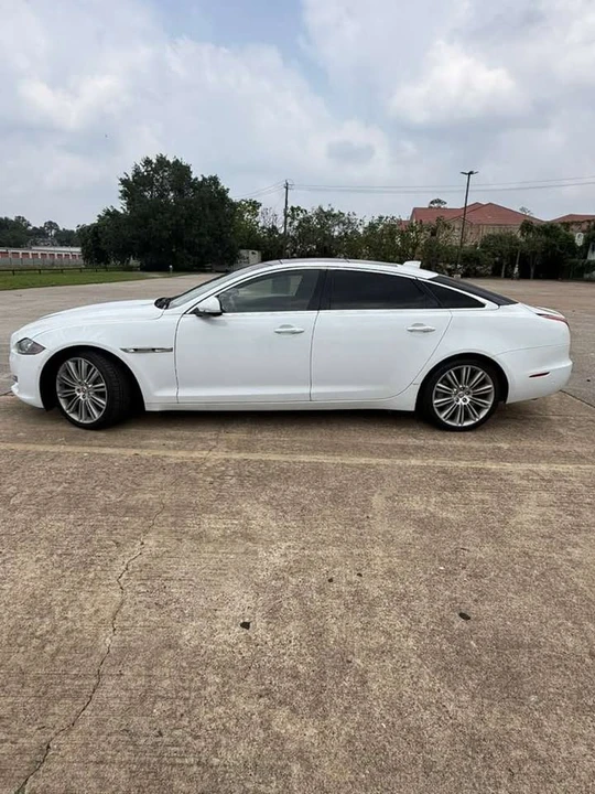 2018 Jaguar X351 XJ - Image 9 of 13