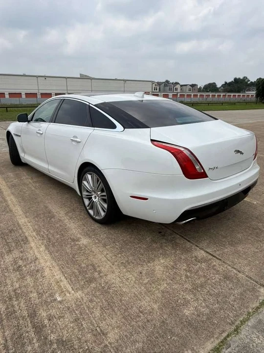 2018 Jaguar X351 XJ - Image 10 of 13