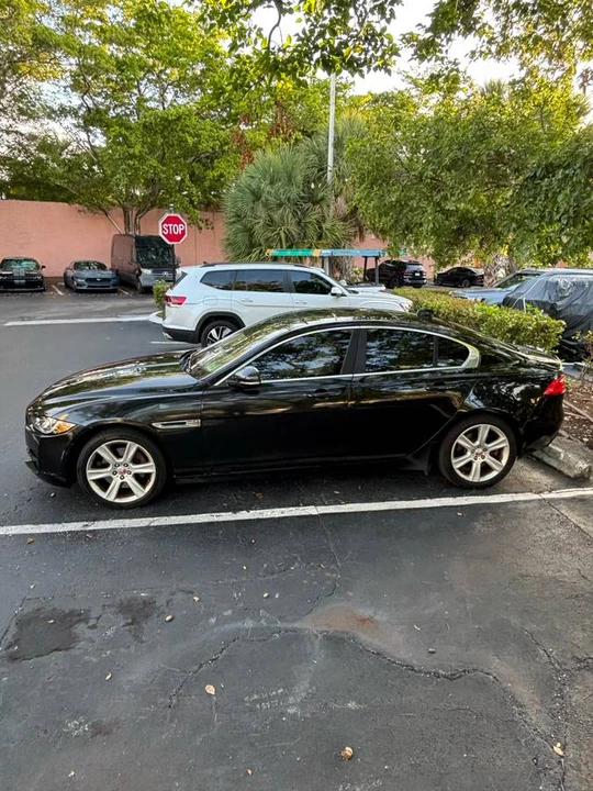 2018 Jaguar XE - Image 2 of 12