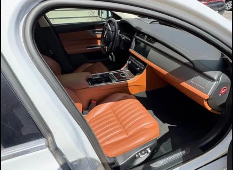 2018 Jaguar X260 XF - Image 9 of 10
