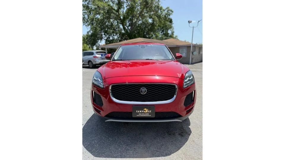 2018 Jaguar E-Pace - Image 9 of 17