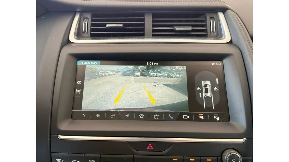 2018 Jaguar E-Pace - Image 14 of 17