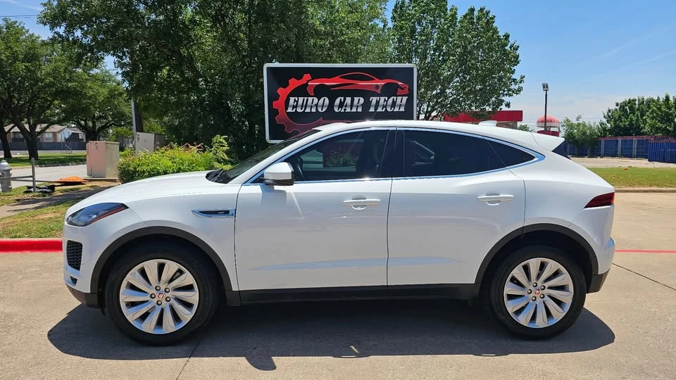 2018 Jaguar E-Pace - Image 2 of 19
