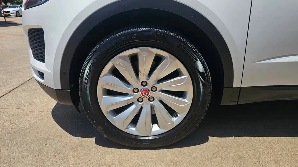 2018 Jaguar E-Pace - Image 12 of 19