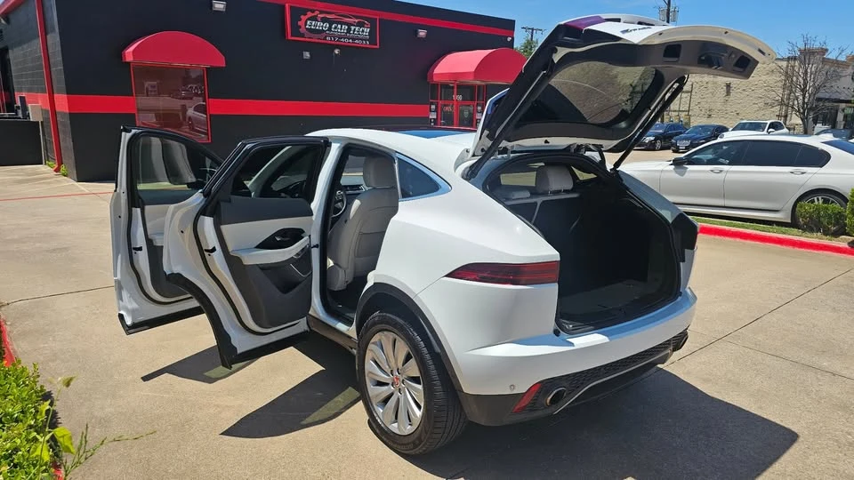 2018 Jaguar E-Pace - Image 17 of 19
