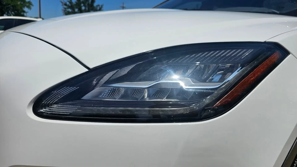 2018 Jaguar E-Pace - Image 10 of 19