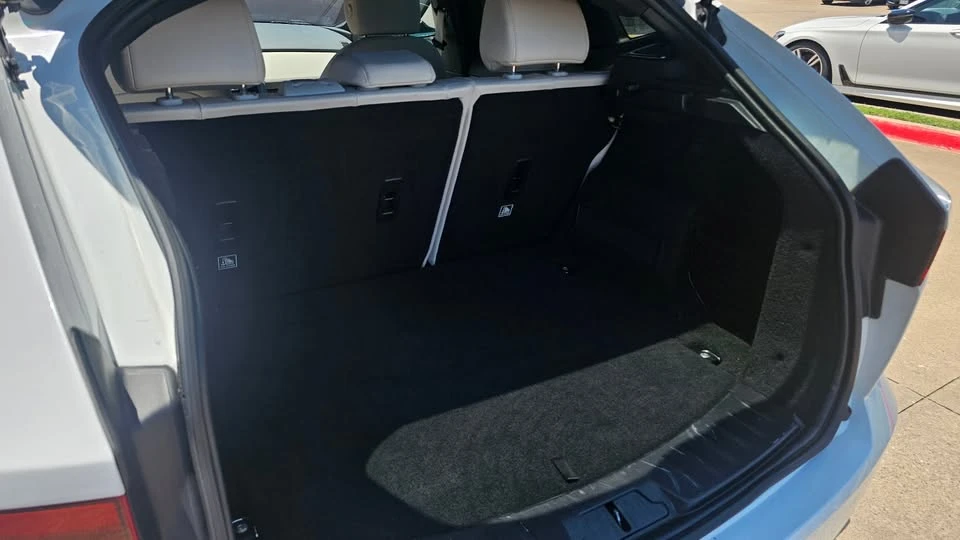 2018 Jaguar E-Pace - Image 18 of 19