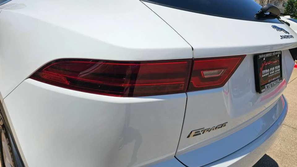 2018 Jaguar E-Pace - Image 9 of 19