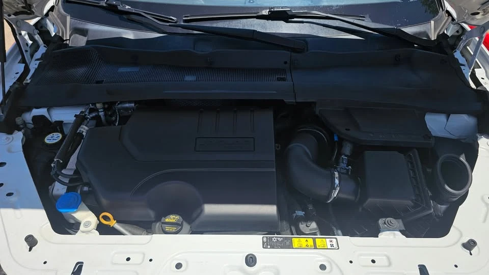 2018 Jaguar E-Pace - Image 16 of 19