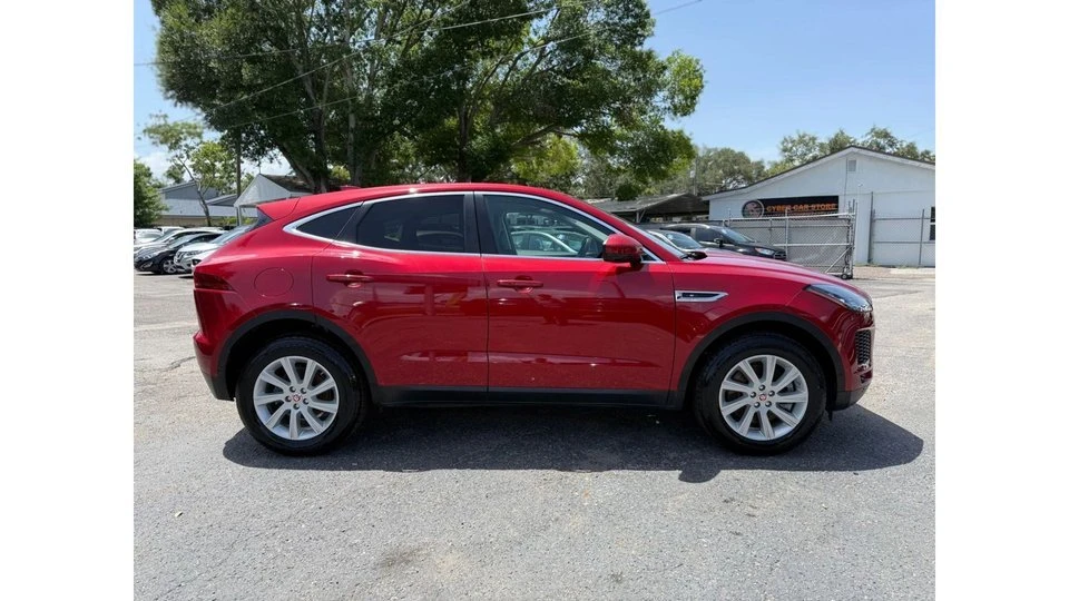 2018 Jaguar E-Pace - Image 7 of 17