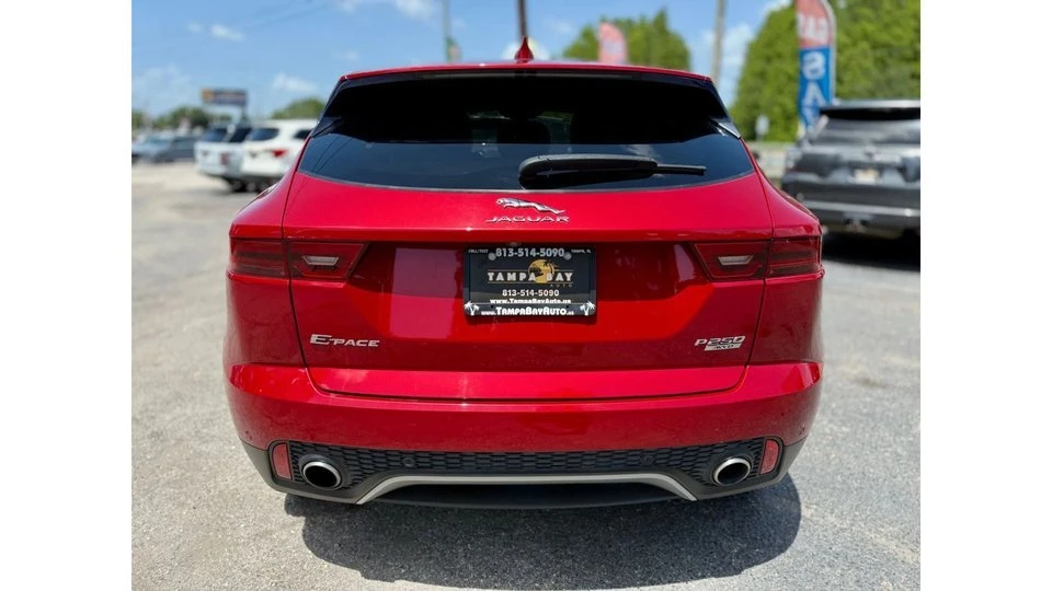 2018 Jaguar E-Pace - Image 4 of 17