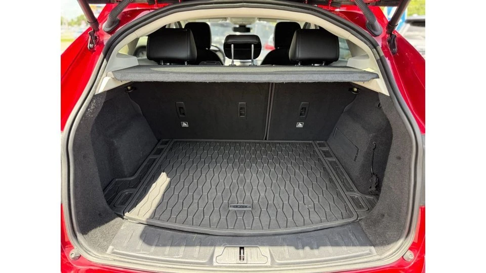 2018 Jaguar E-Pace - Image 5 of 17