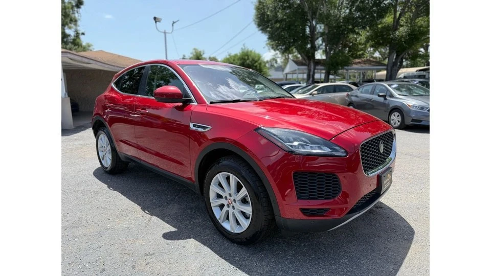 2018 Jaguar E-Pace - Image 8 of 17