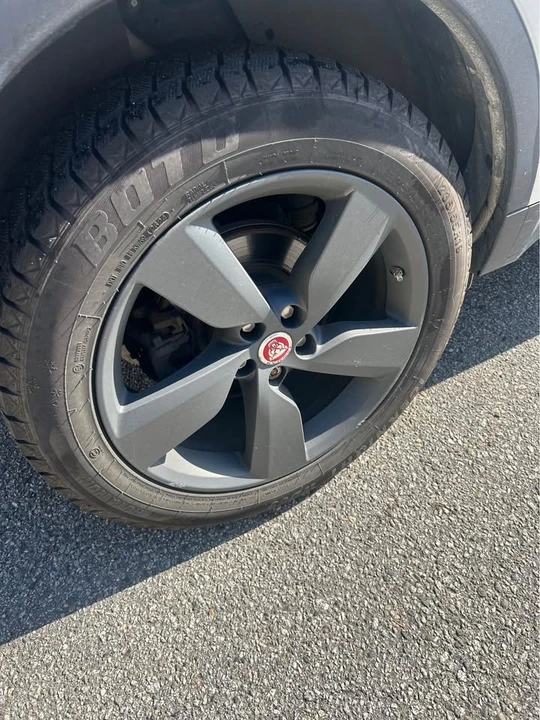 2018 Jaguar E-Pace - Image 4 of 9
