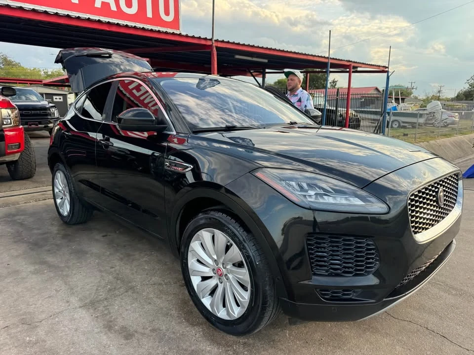 2018 Jaguar E-Pace - Image 3 of 11