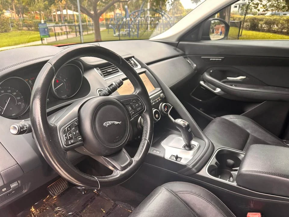 2018 Jaguar E-Pace - Image 15 of 20
