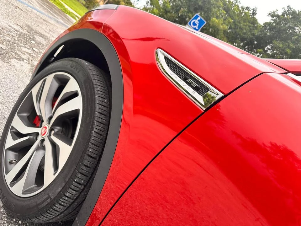 2018 Jaguar E-Pace - Image 8 of 20