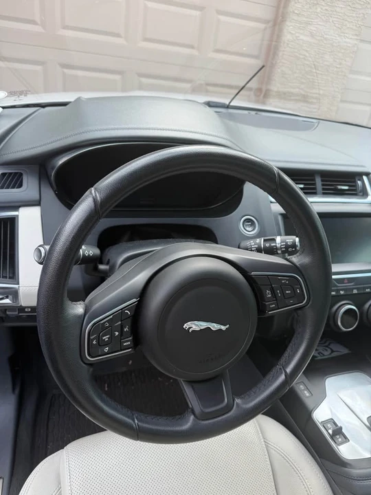 2018 Jaguar E-Pace - Image 3 of 9