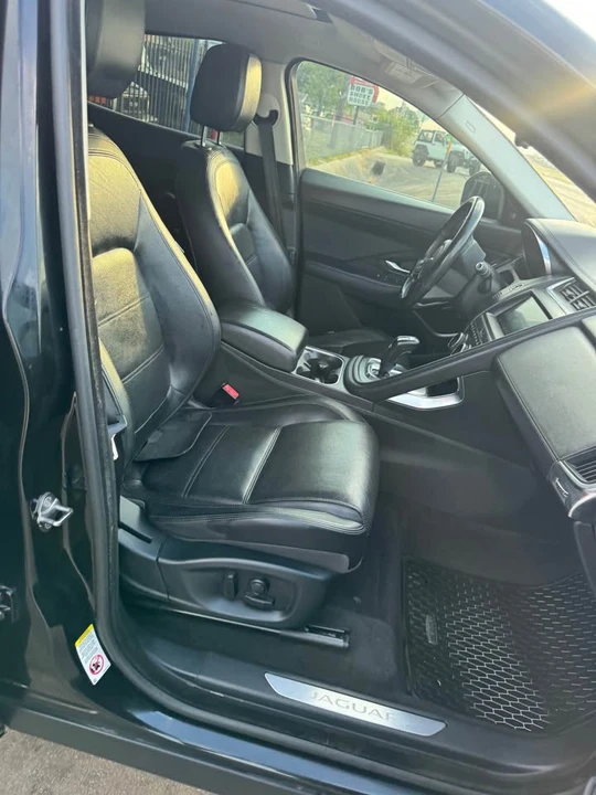 2018 Jaguar E-Pace - Image 6 of 11
