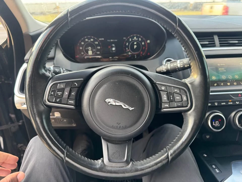 2018 Jaguar E-Pace - Image 10 of 11