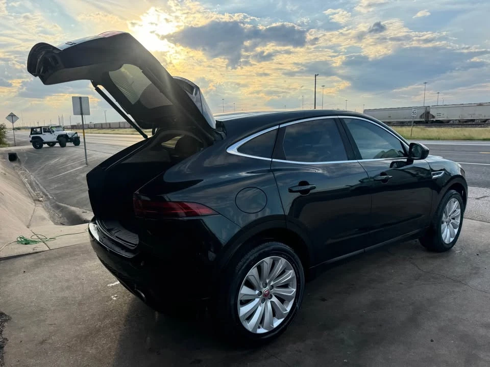 2018 Jaguar E-Pace - Image 4 of 11