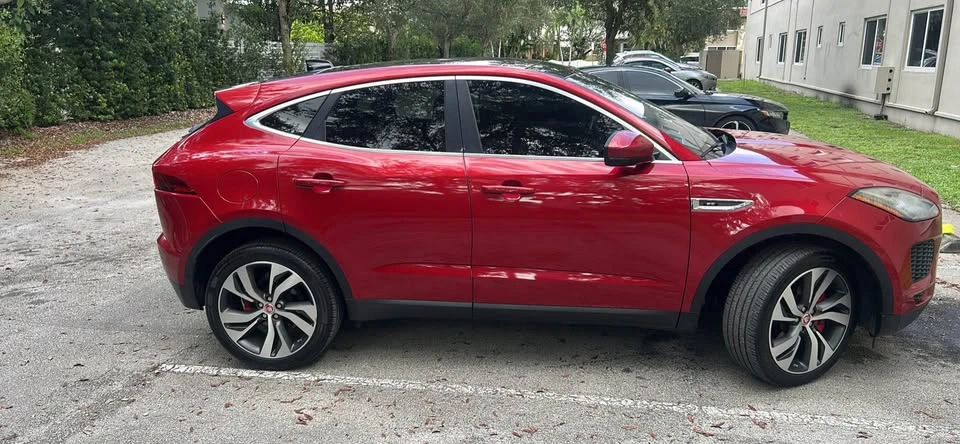 2018 Jaguar E-Pace - Image 5 of 19