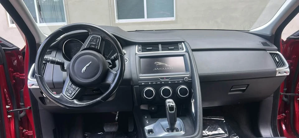 2018 Jaguar E-Pace - Image 10 of 19